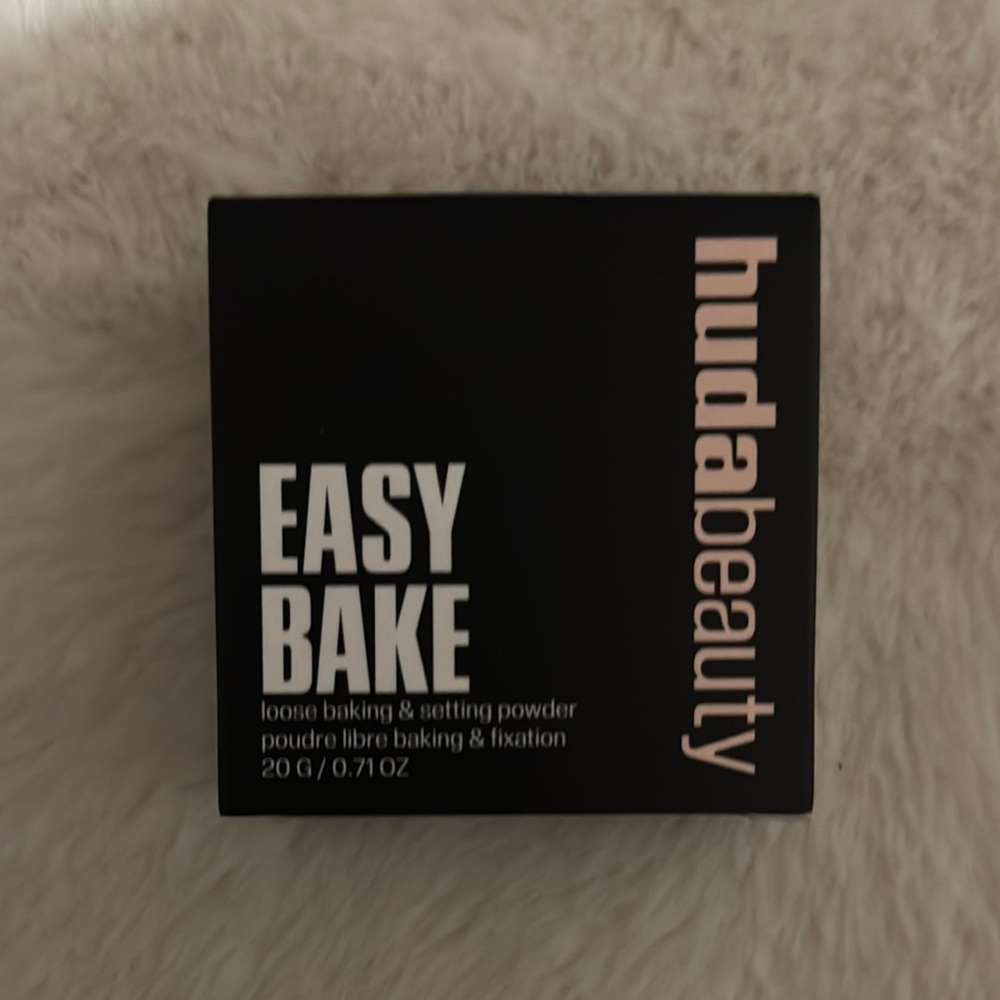 Brand New - HUDA BEAUTY Easy Loose Powder - Cherry Blossom Easy Cake Packaging